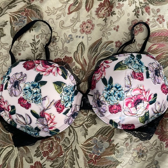 NWT Victorias Secret Dream Angel bra 34.C - Picture 1 of 2